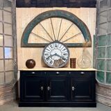 Buffet enfilade of trade