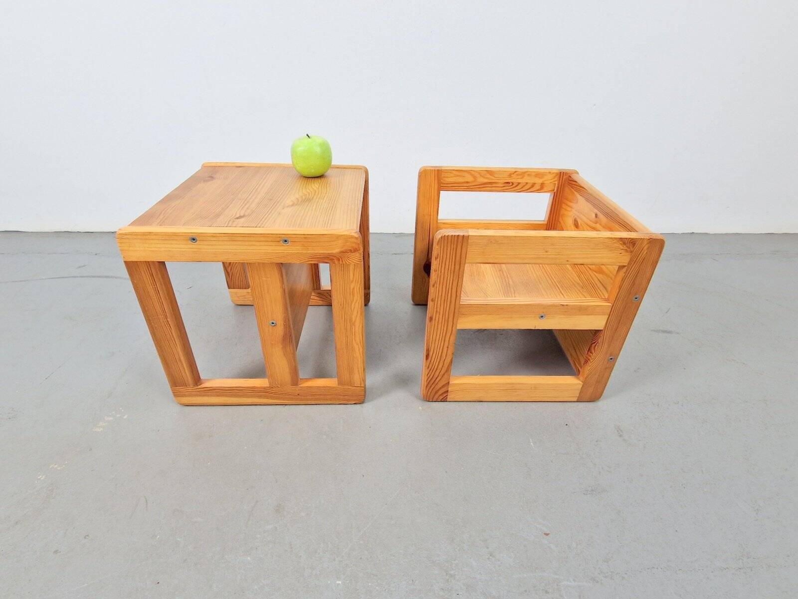 Fauteuils de table pour enfants en pin attribuées à Marcel Gascoin, France, années 1970, ensemble de 2.