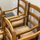 Ensemble de 5 grands fauteuils de salle à manger en chêne français avec assises en jonc, années 1970