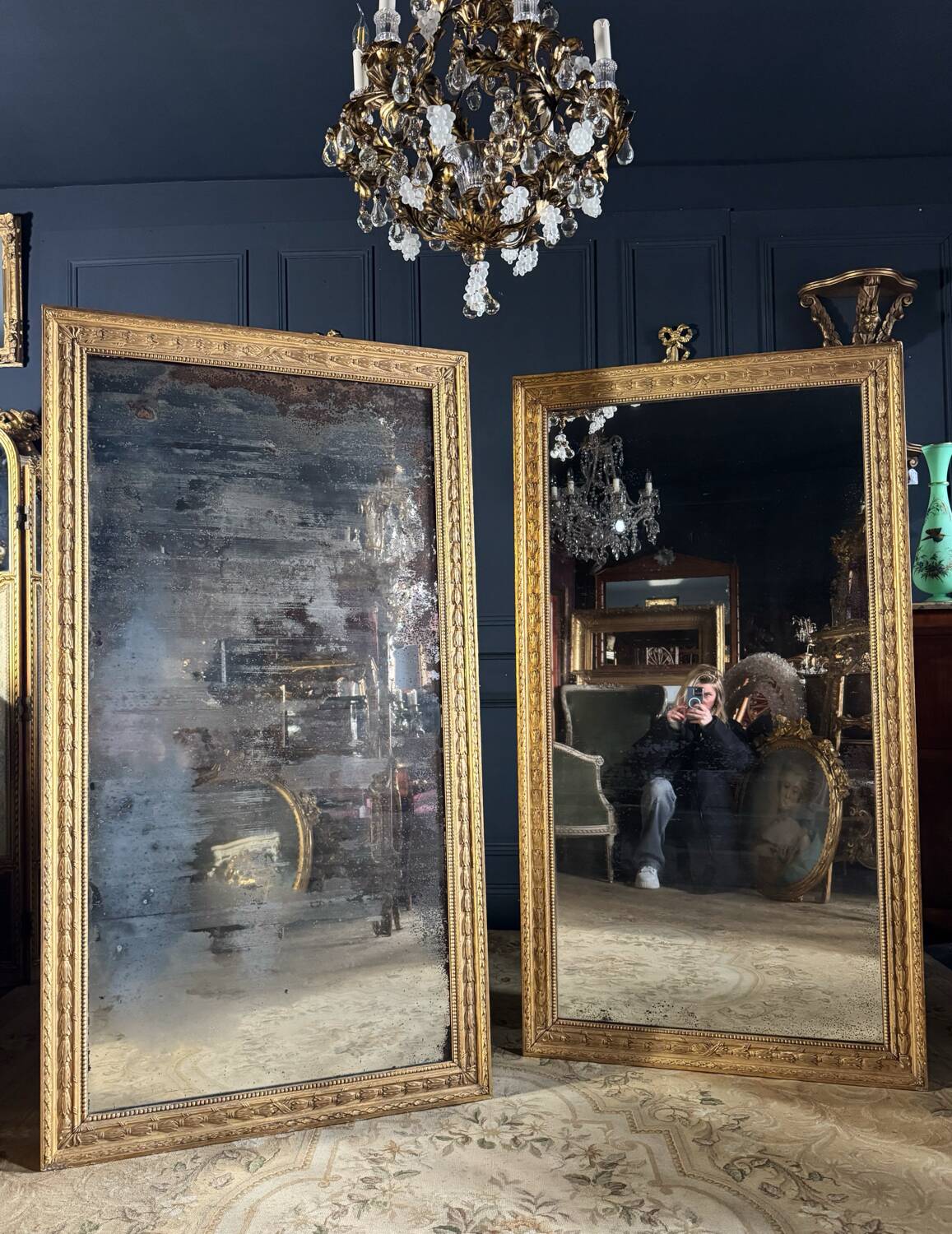 Paire De Miroirs Du Début Du XIXe En Bois Doré De Style Louis XVI