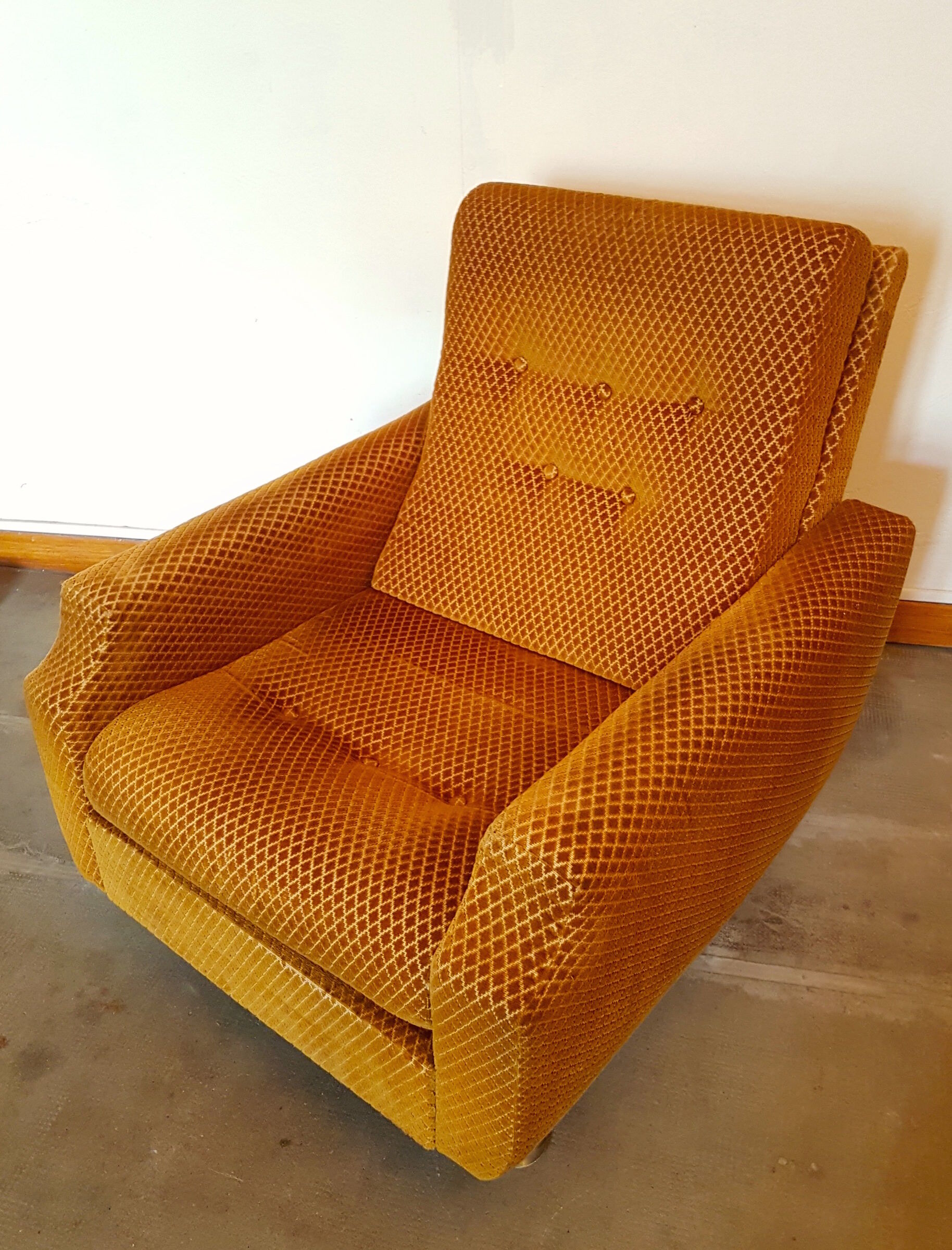 Pair of vintage mustard velvet chairs