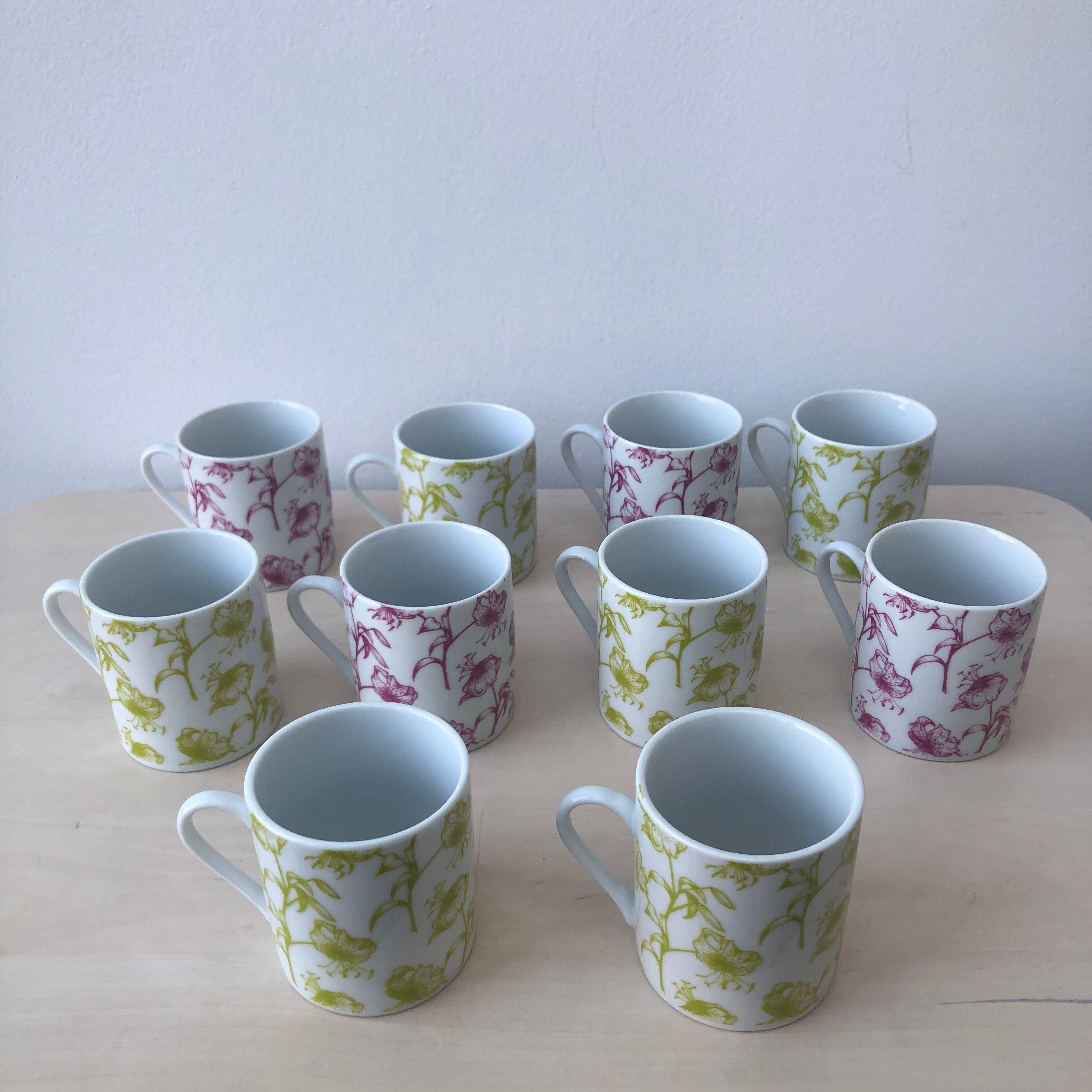 Porcelain coffee cups, green flower patterns