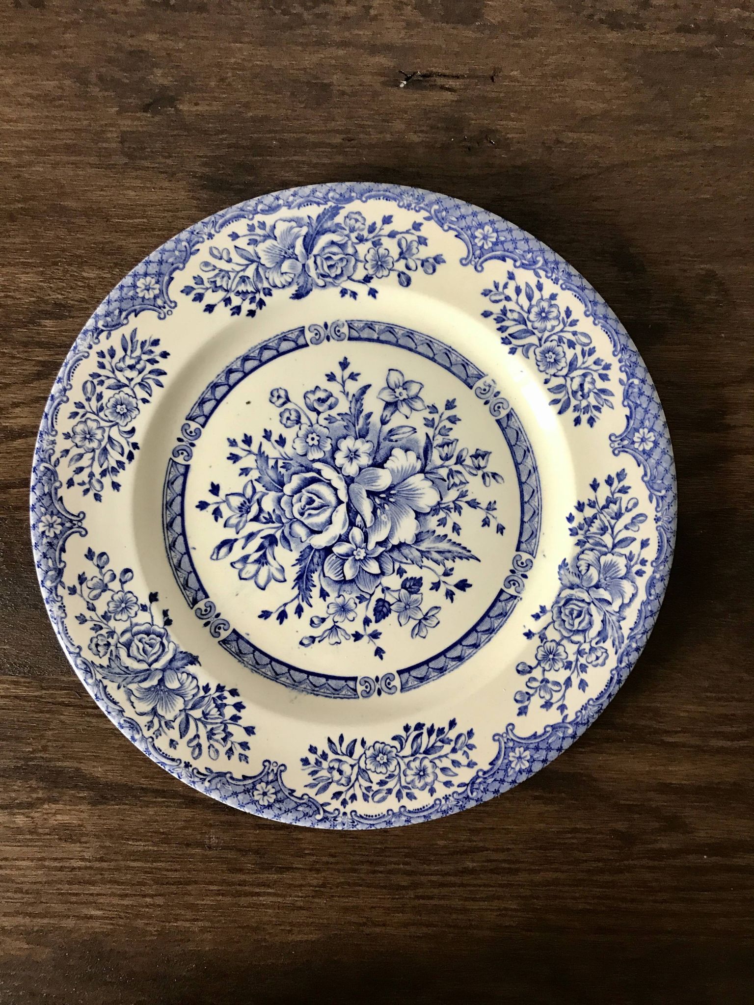 Set of 6 English flat plates, in ironstone ceramic, flower patterns