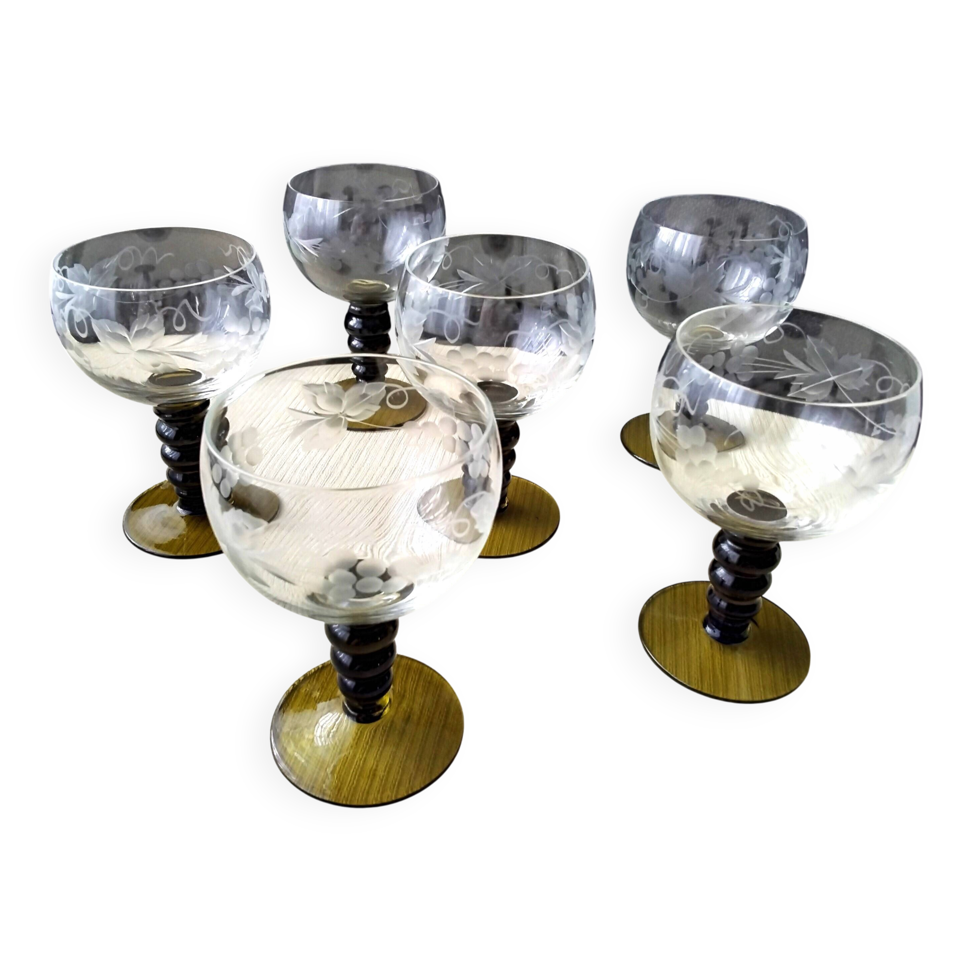 6 Alsace white wine glasses with engraved grape cluster decoration