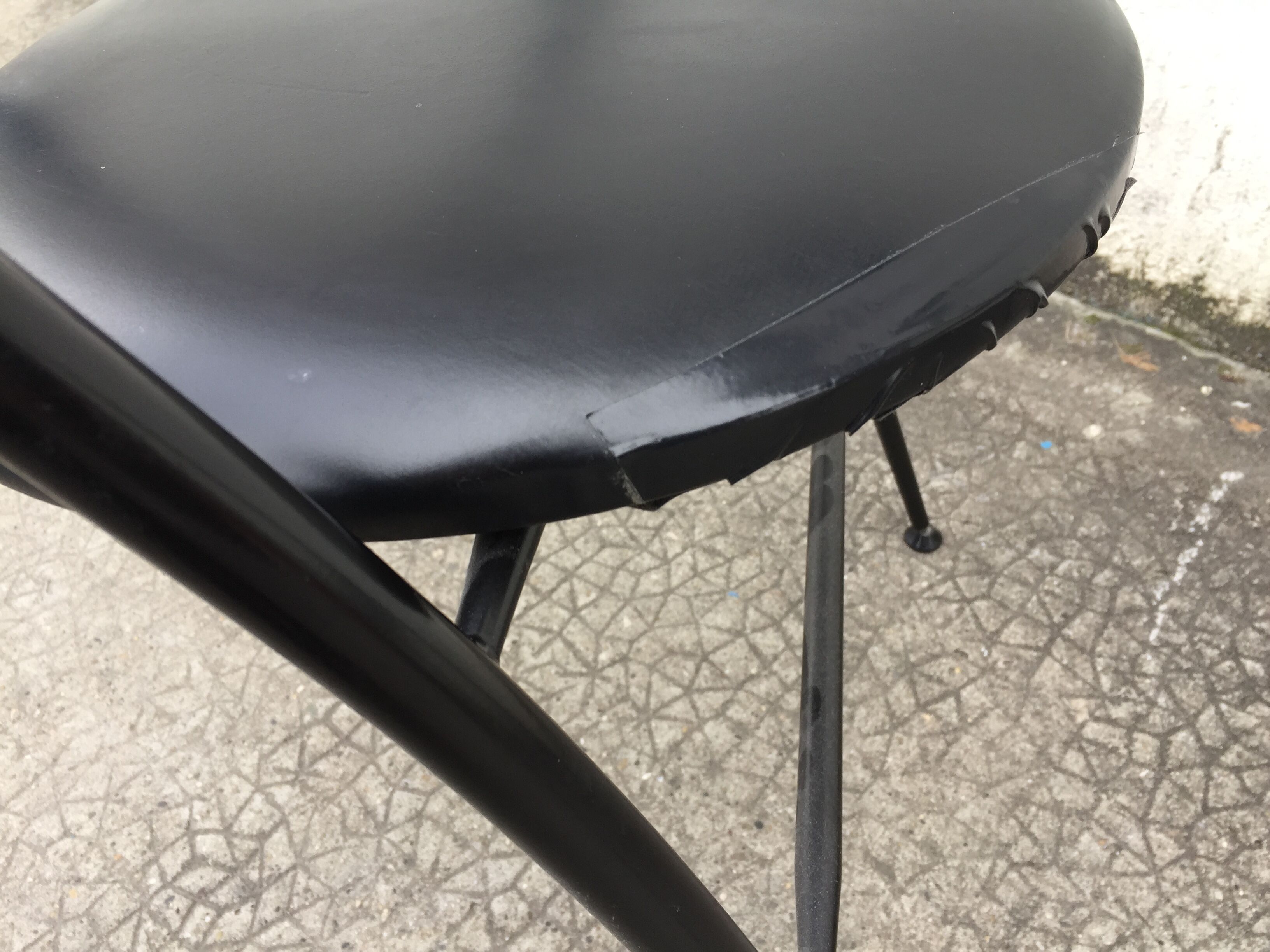 Folding chairs of the designer Hiroyuki Yamakado