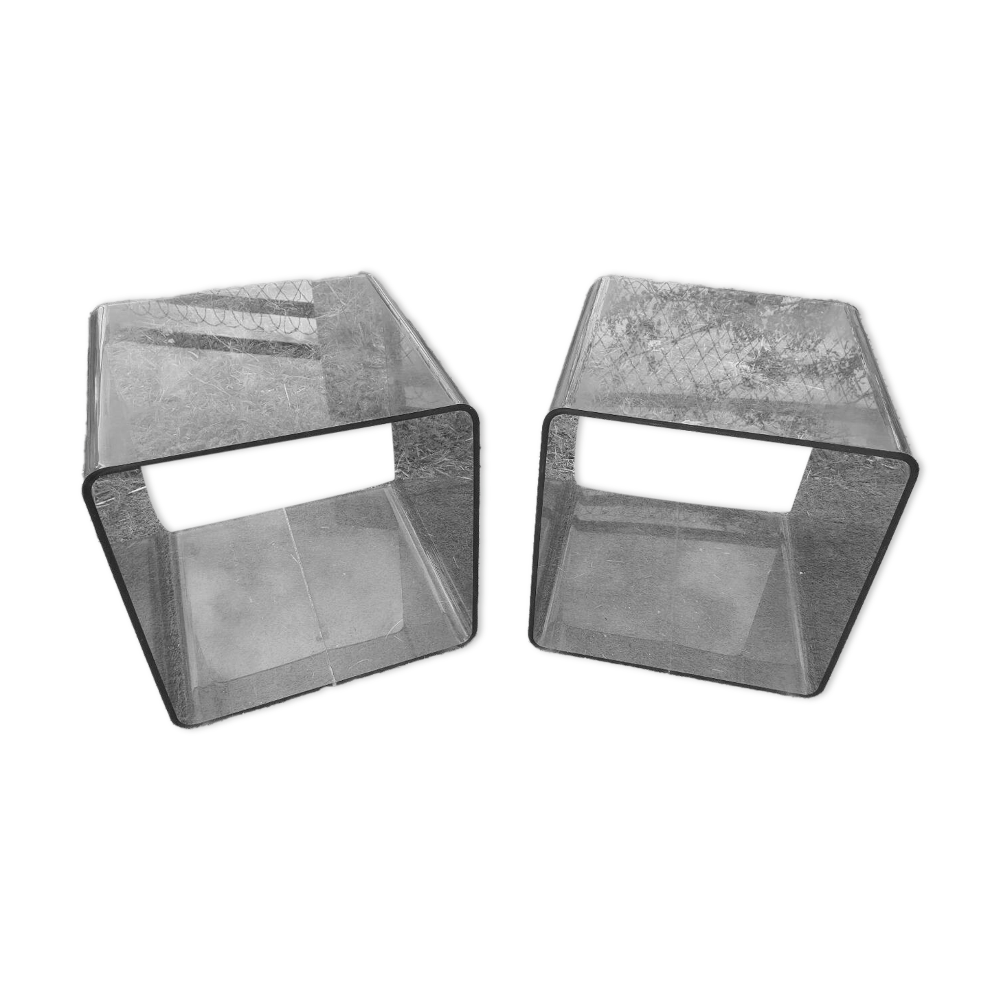 Tables de chevets en plexiglas