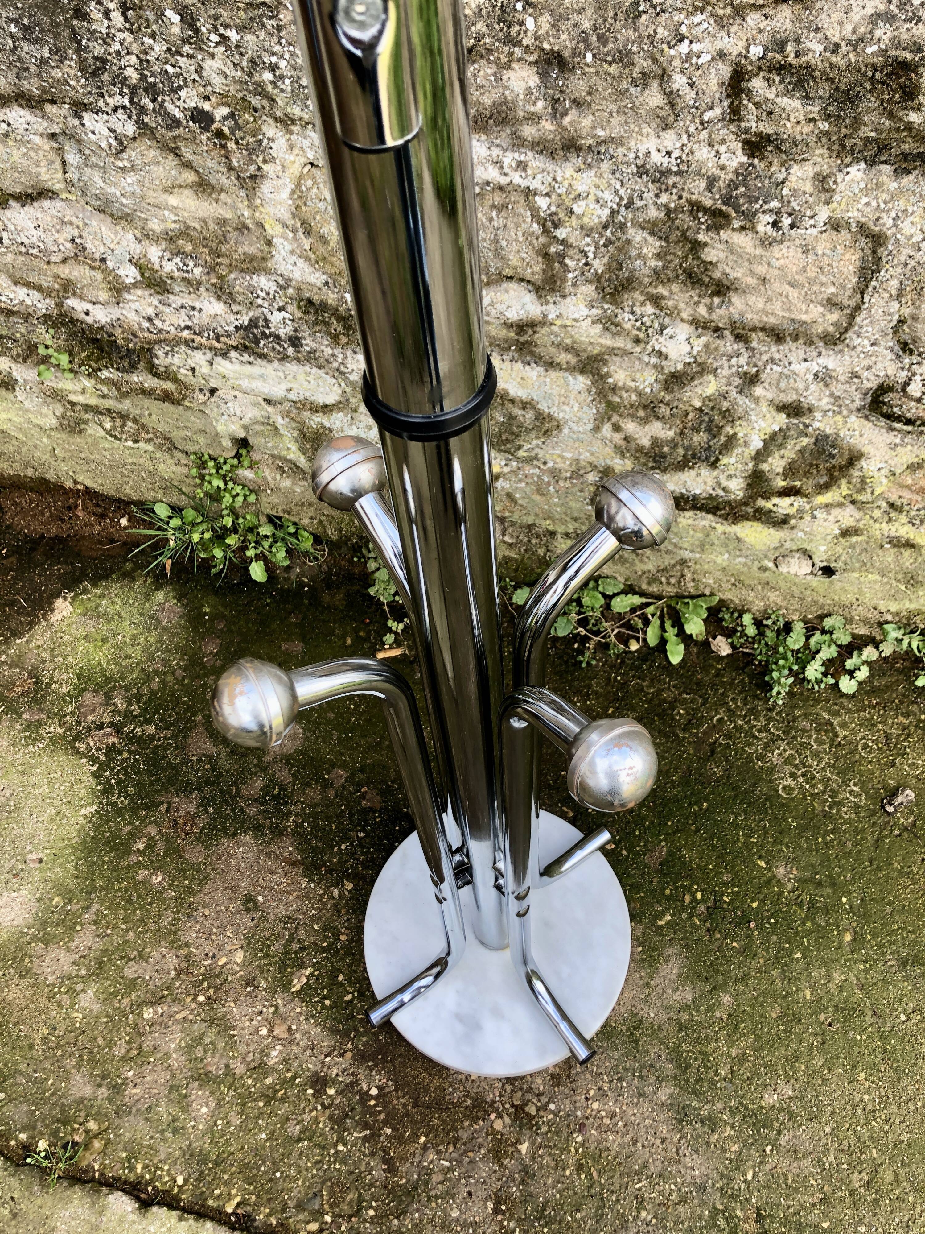 Coat rack chrome parrot with balls on marble foot 1970