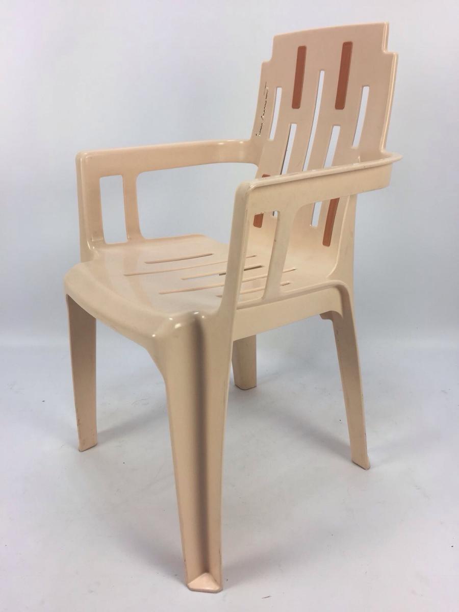 Boston by Pierre Paulin garden chair