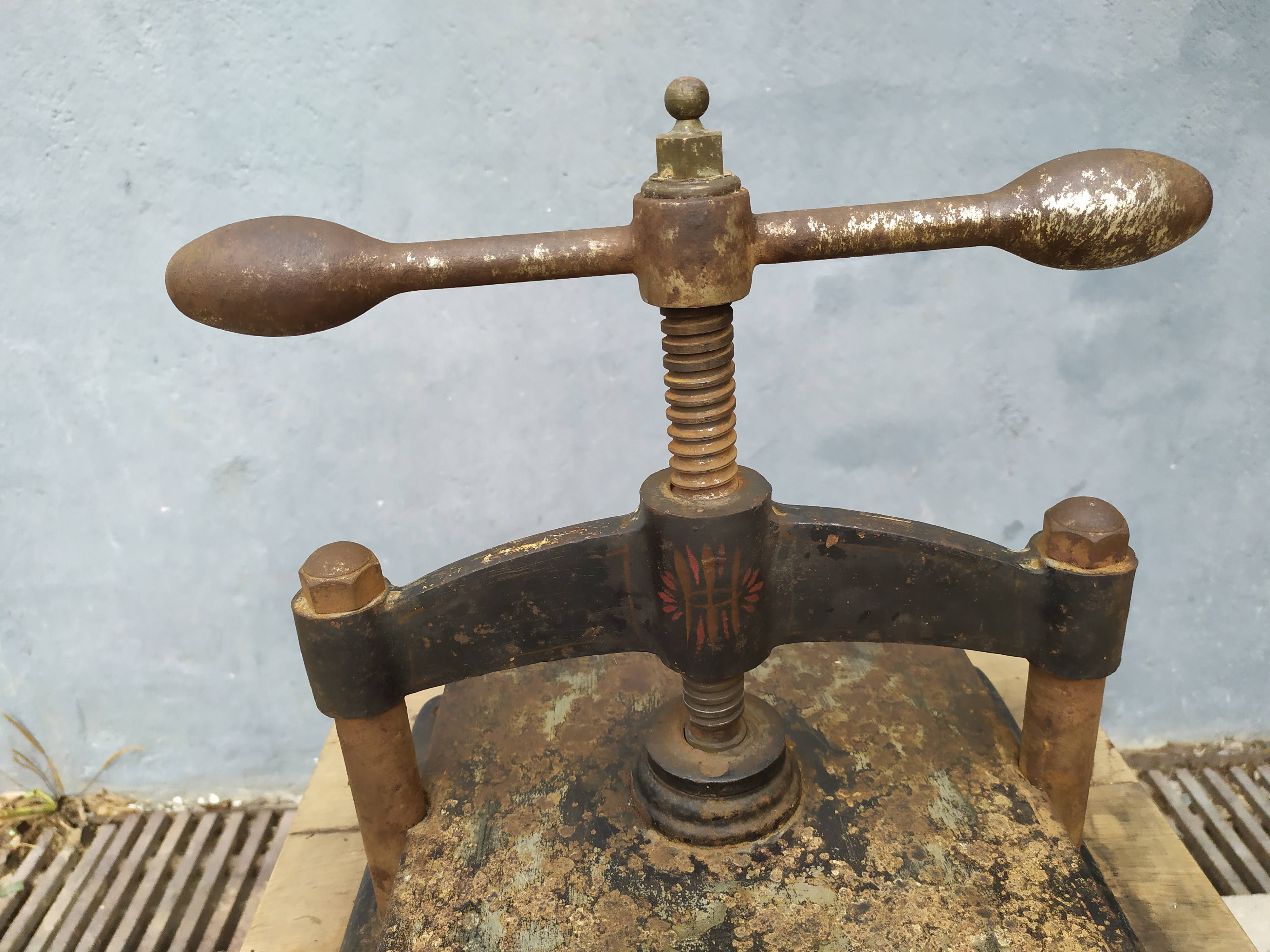 Press craft furniture