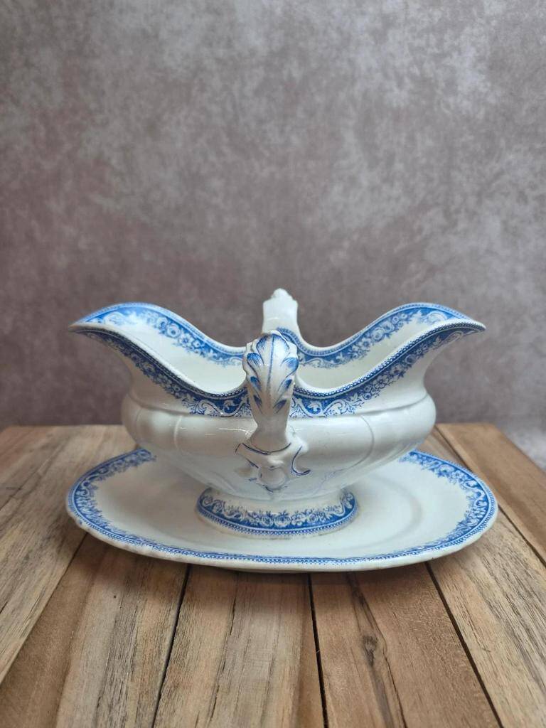 Antique sauce boat Jules Vieillard & Cie Bordeaux – Garland model - Fine earthenware 19th century