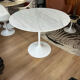 Table à manger tulipe Eero Saarinen pour Knoll