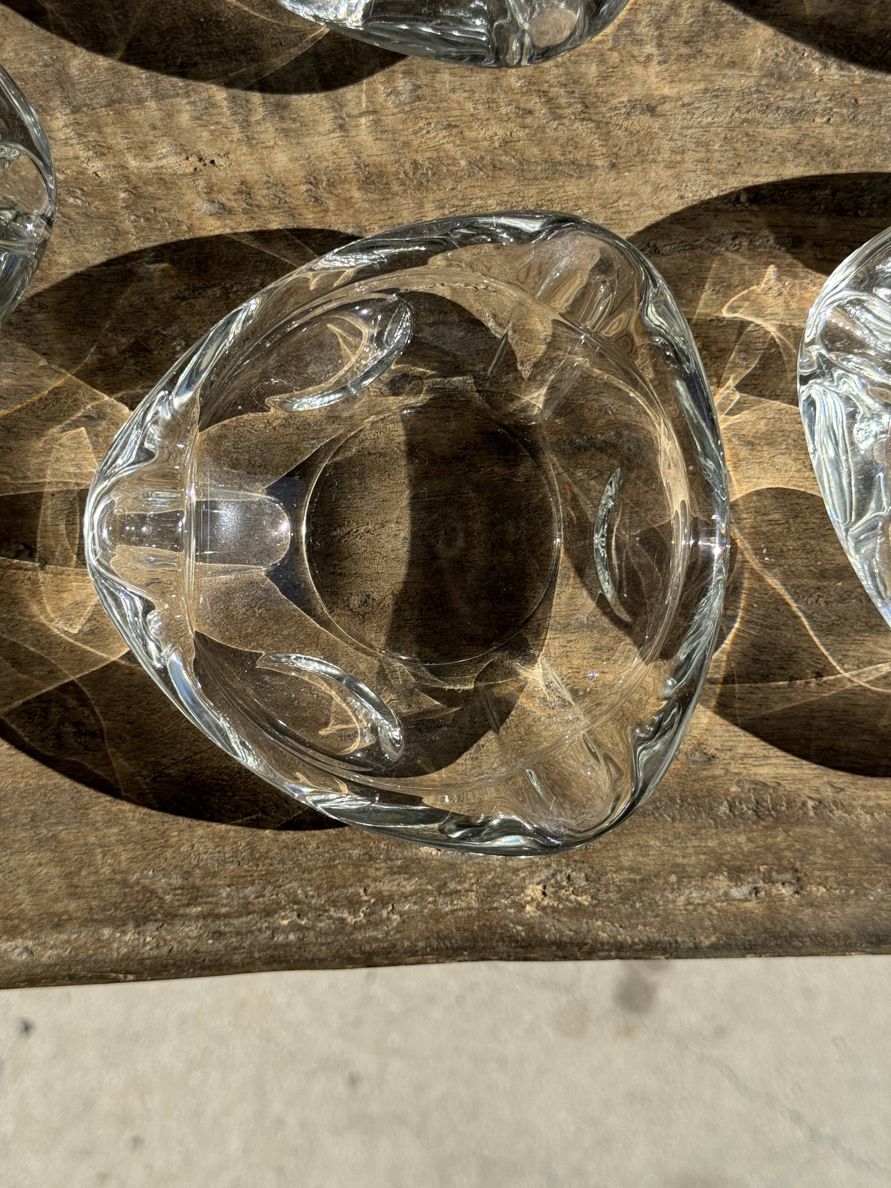 Set of 14 triangular glass ashtrays D13
