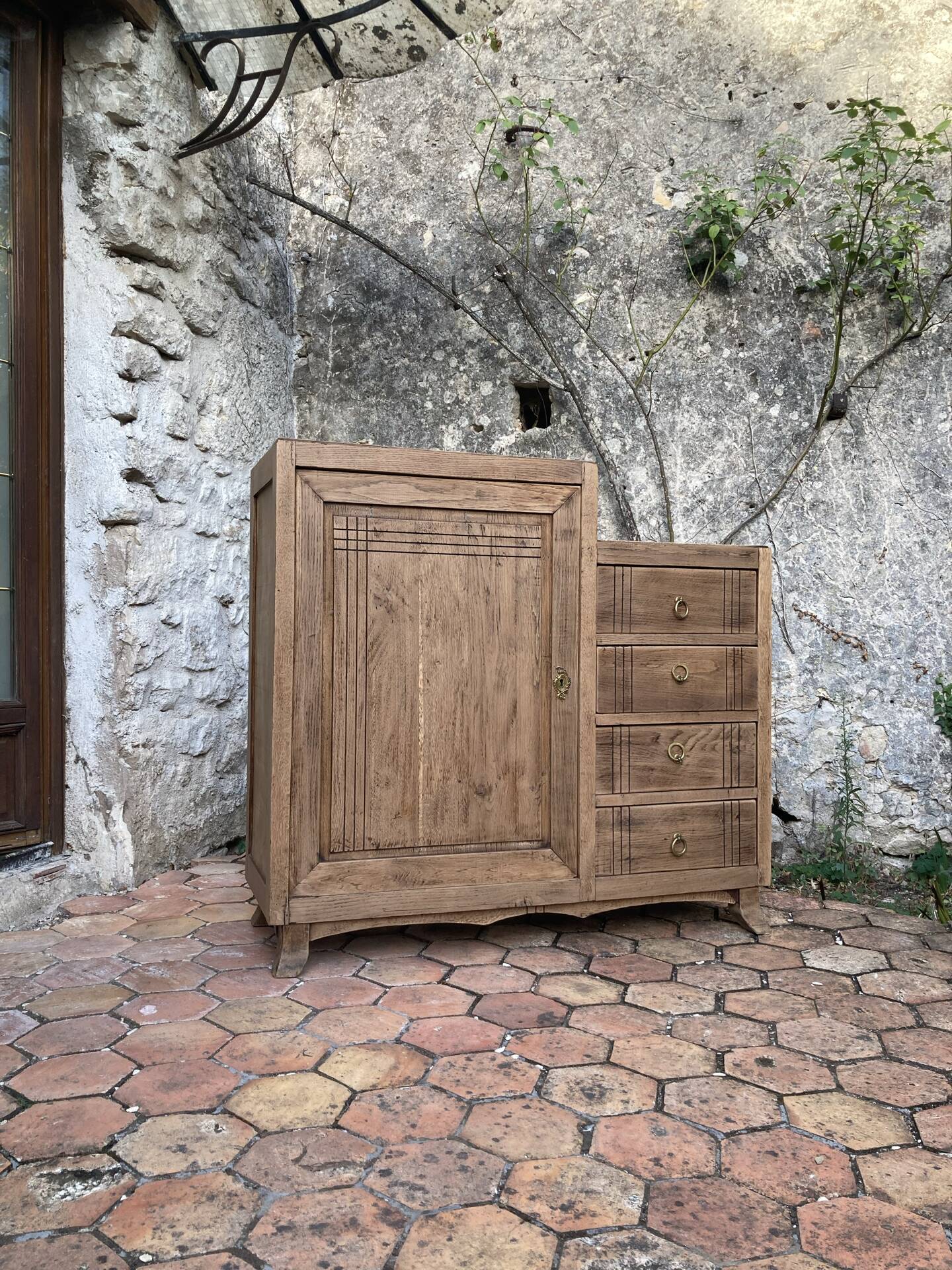 Buffet asymétrique ancien 
