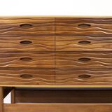 Commode à tiroirs en cerisier du milieu du siècle par Heals