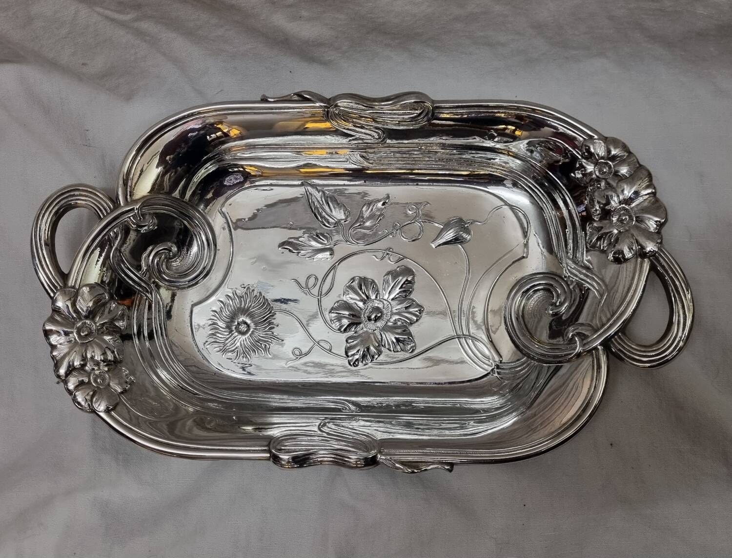 Plat argent, corbeille à fruits