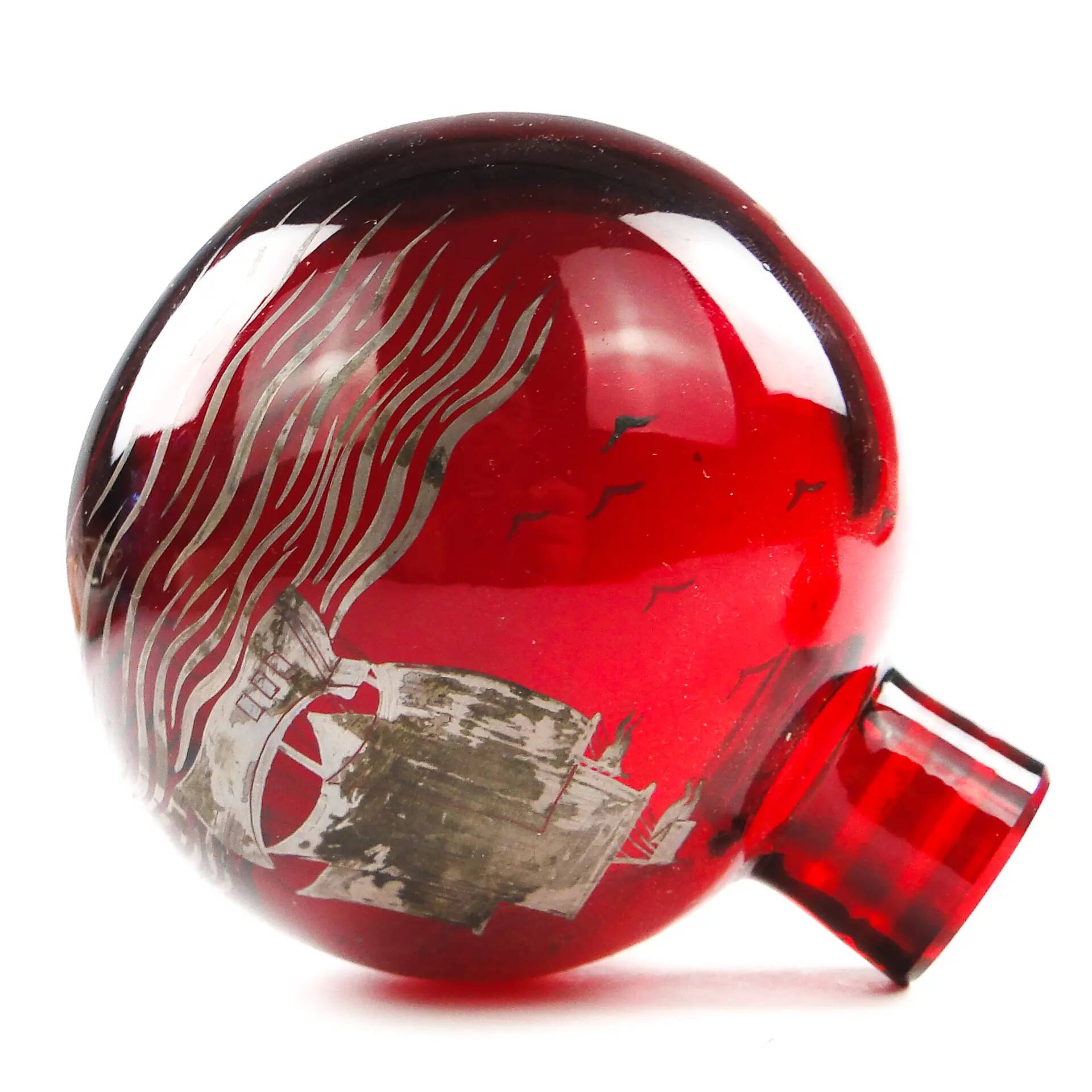 Carafe Art déco, verre rouge, Verrerie Józefina, Pologne, années 1930