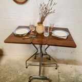 Folding table in formica