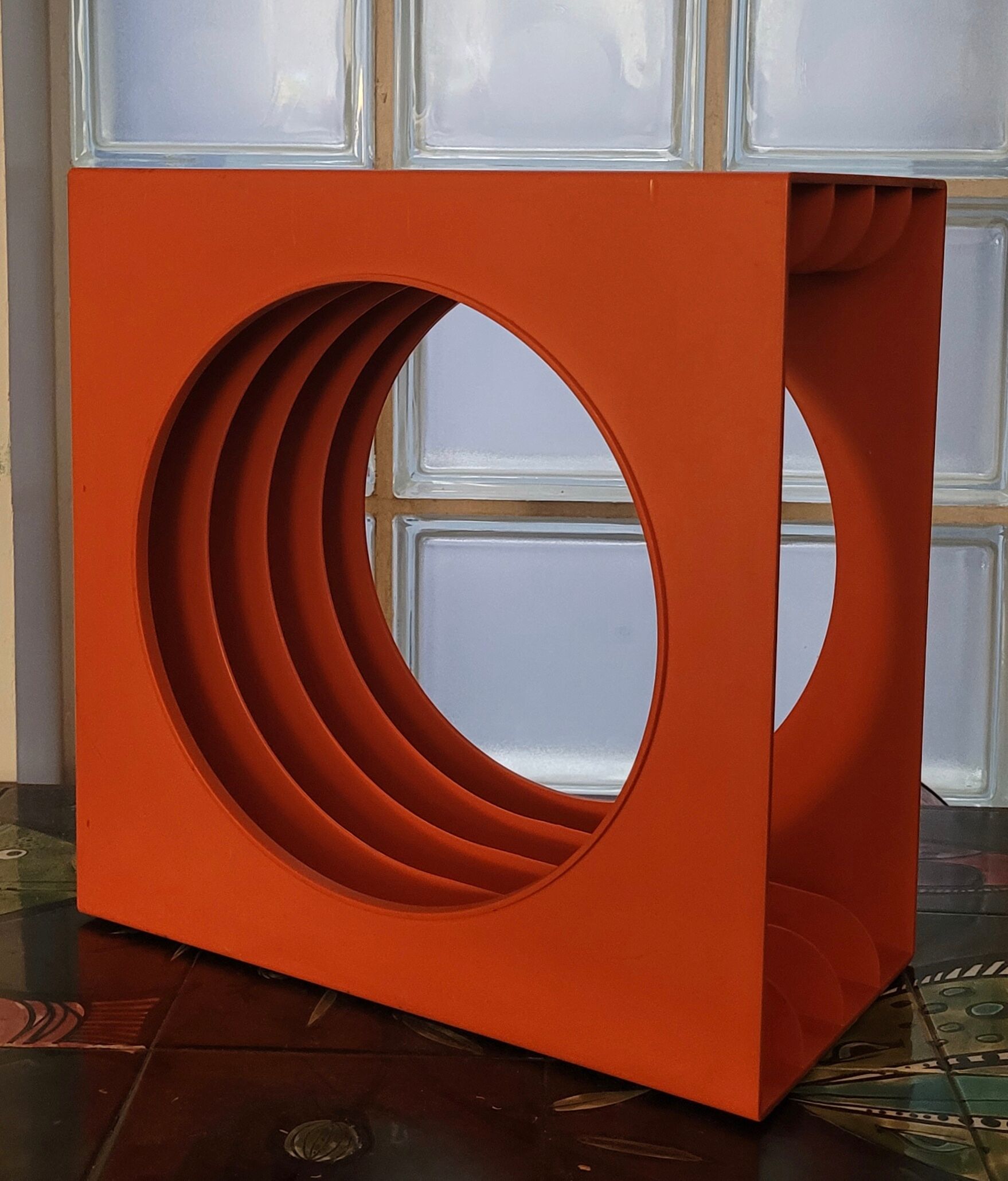 Orange vinyl holder 70s Schweizer-design