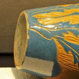 Vase balustre à décor de chardons jaune et bleu