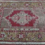 Carpet Kiz Bergama Ancient, Anatolia,105 cm x 162 cm, Wool on Wool, Late 19th, Early 20th
