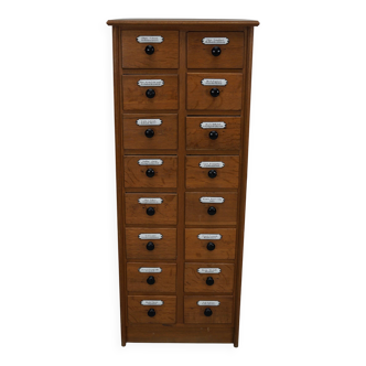 Armoire d'apothicaire en chêne allemand avec boucliers en émail, années 1940