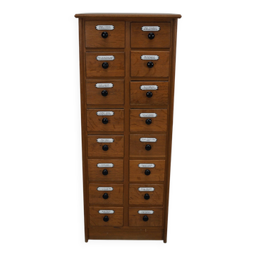 Armoire d'apothicaire en chêne allemand avec boucliers en émail, années 1940