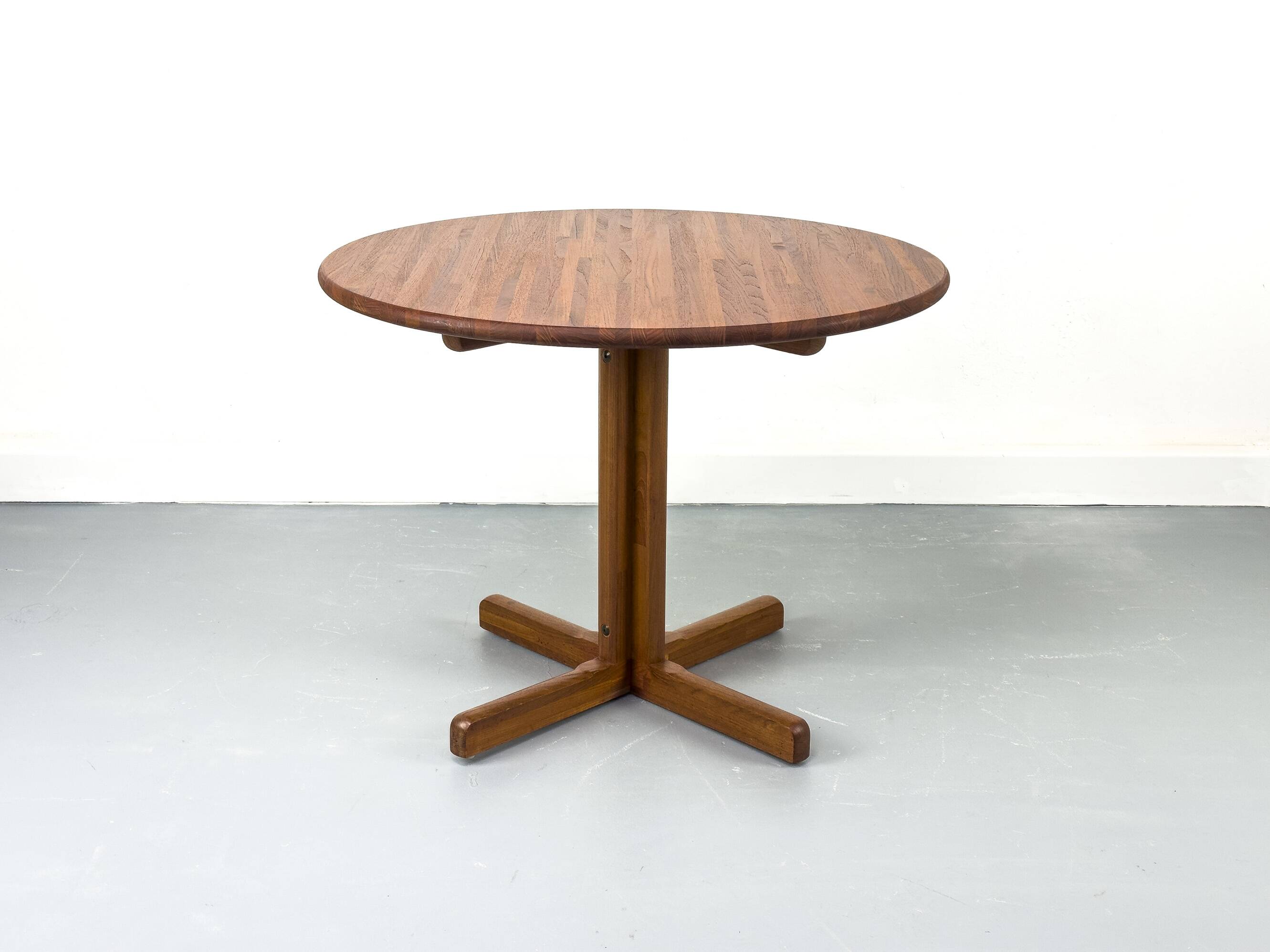 Round Dining Table in Solid Teak, 1970s