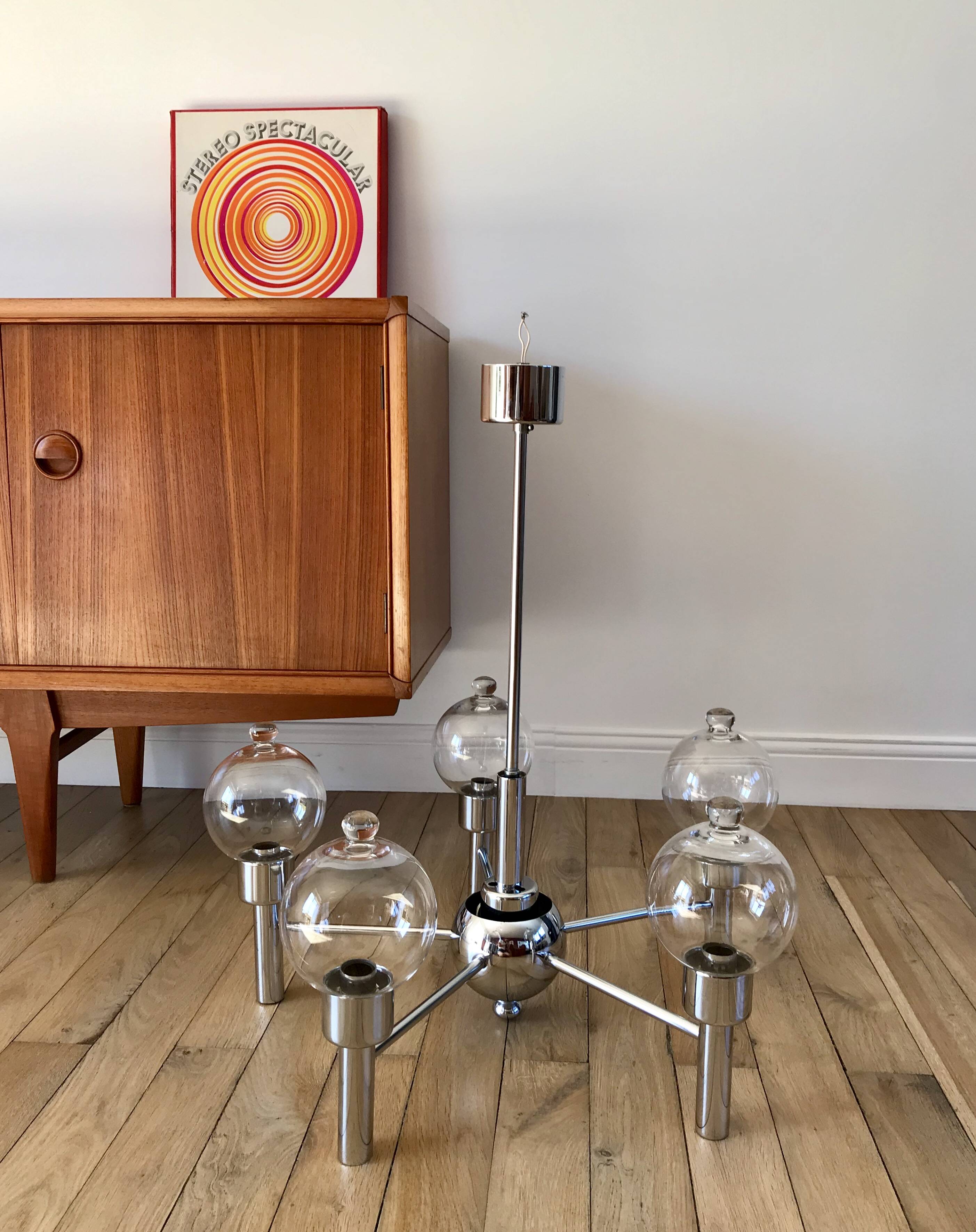 suspension design en chrome et boules en verre 5 feux Space Age années 70