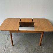 Mid-Century modern extending dining table by Schreiber Furniture