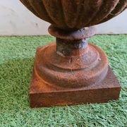 vase médicis en fonte