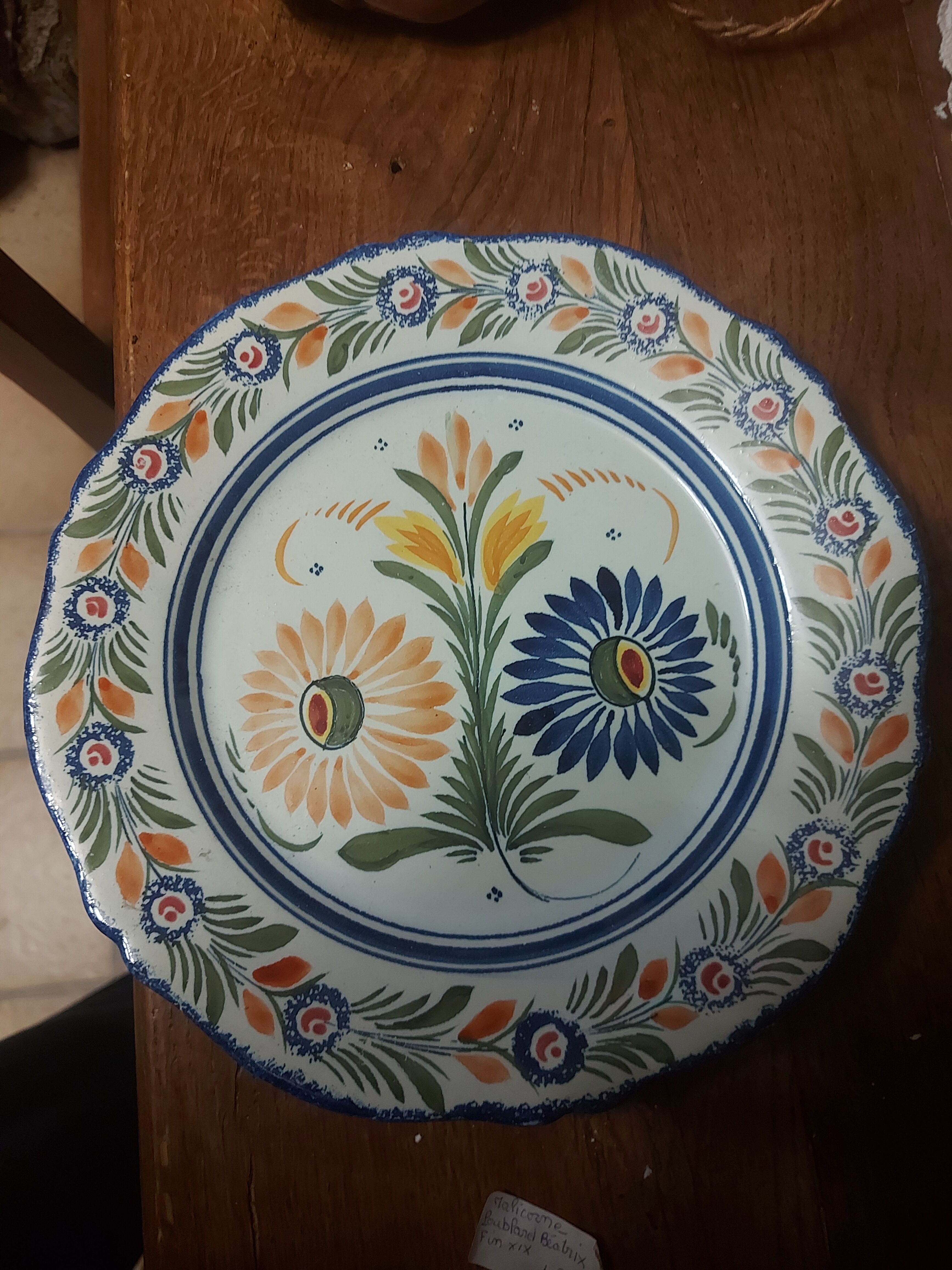 Decorative plate Henriot Quimper