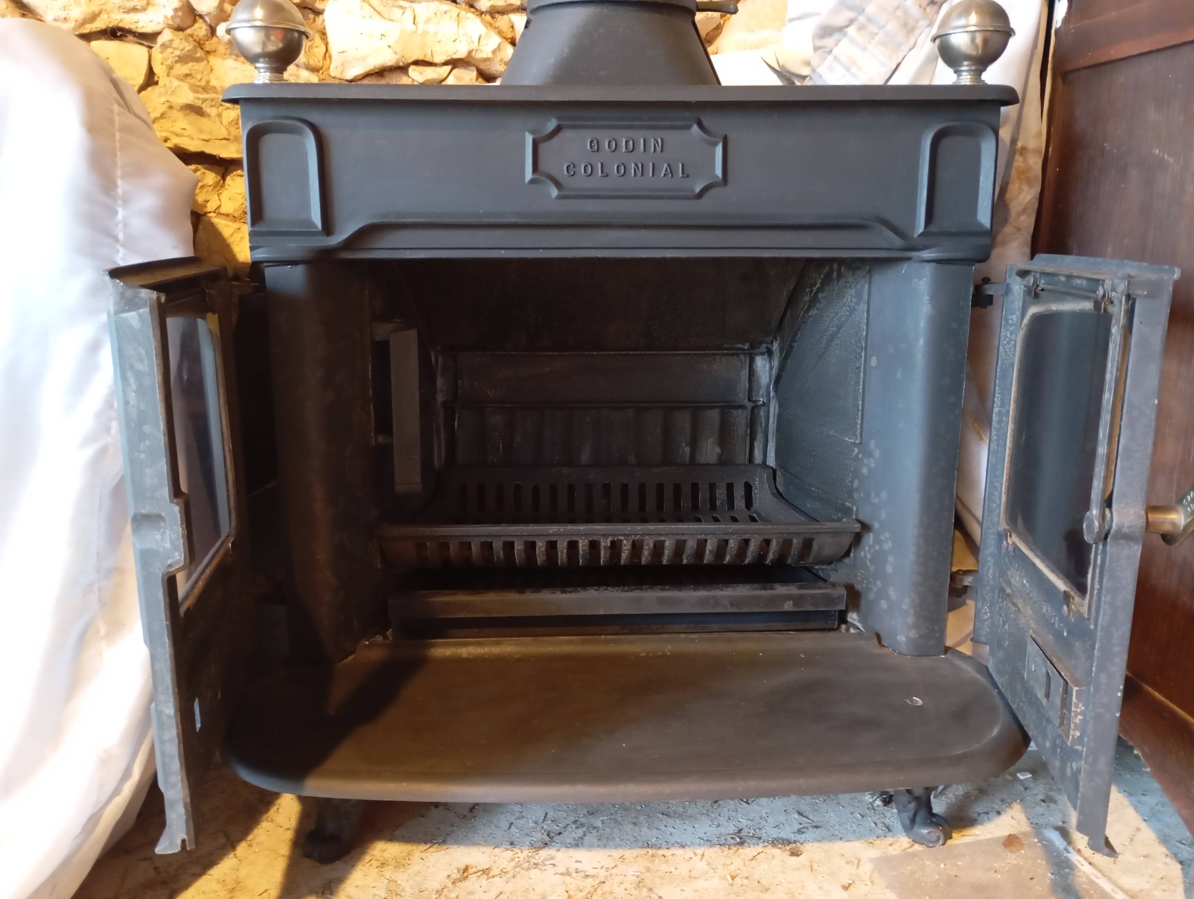 Godin colonial stove P41