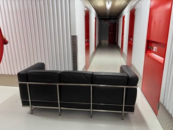 Canape LC2 3 places Le Corbusier,Charlotte Perriand Cassina