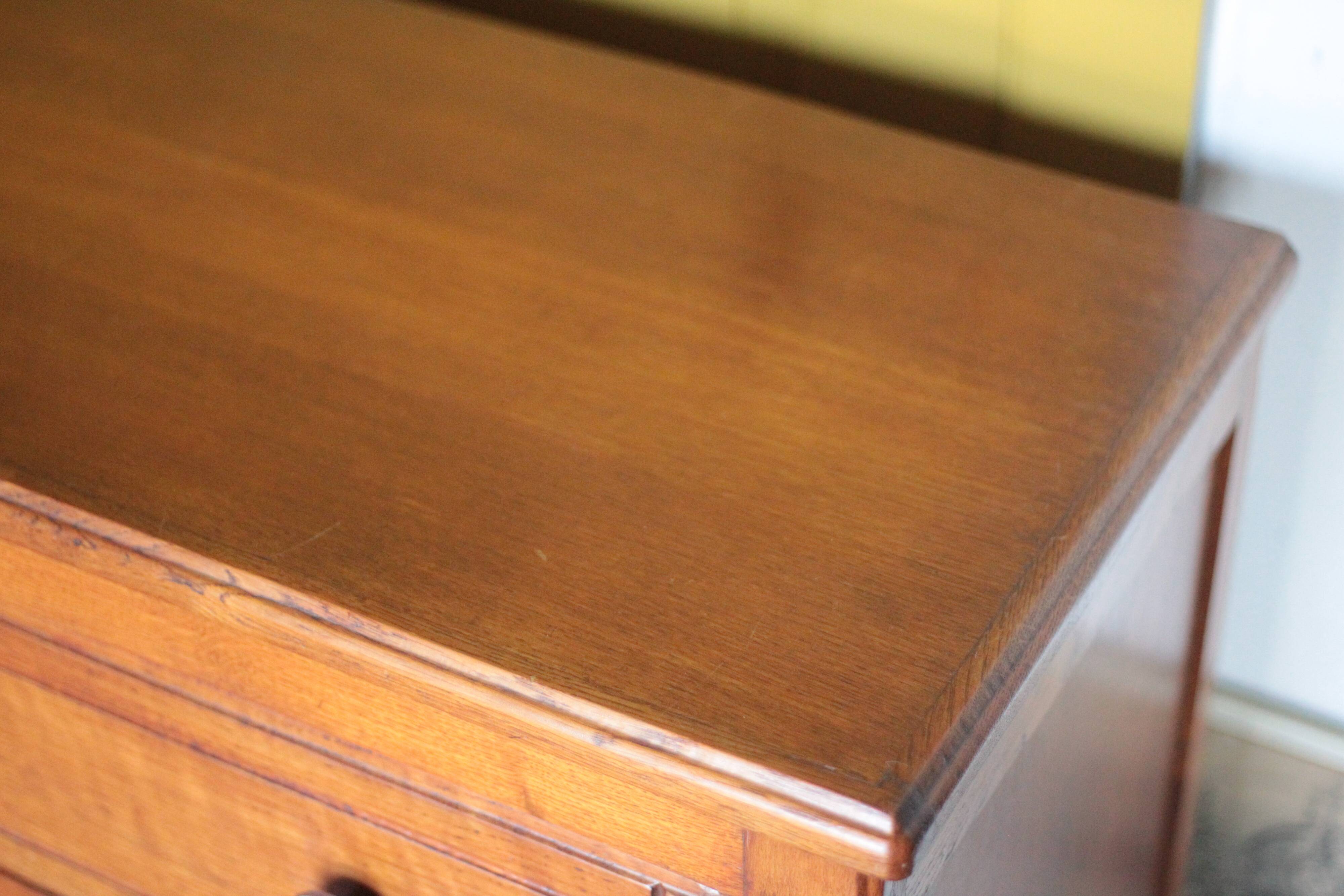 Wooden chest of drawers with 3 drawers, storage furniture, antique furniture, Art Deco.