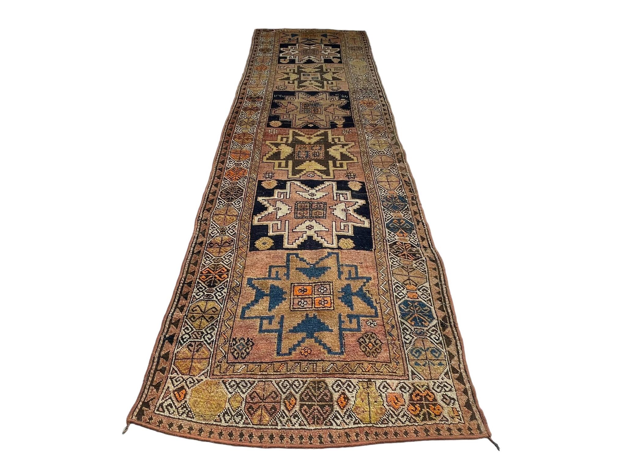 Tapis turc antique, 326 x 96 cm