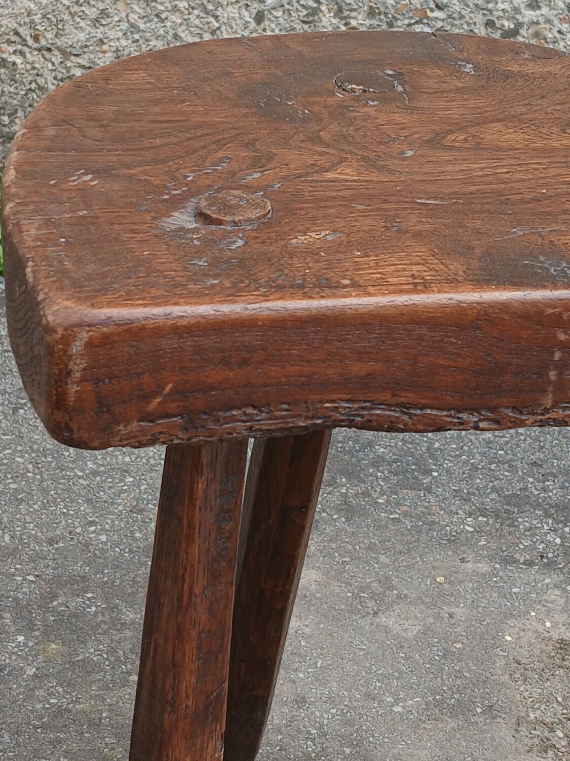Farmhouse tripod stool in oak