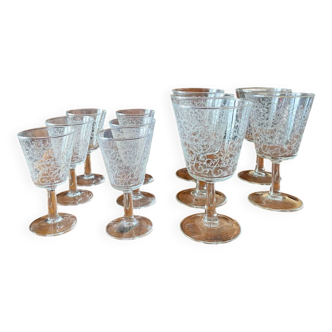 6 Verres à vins et 5 verres à eaux forme tulipes motif arabesque