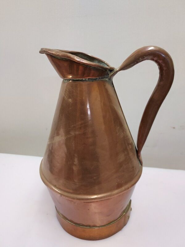 Pichet en cuivre