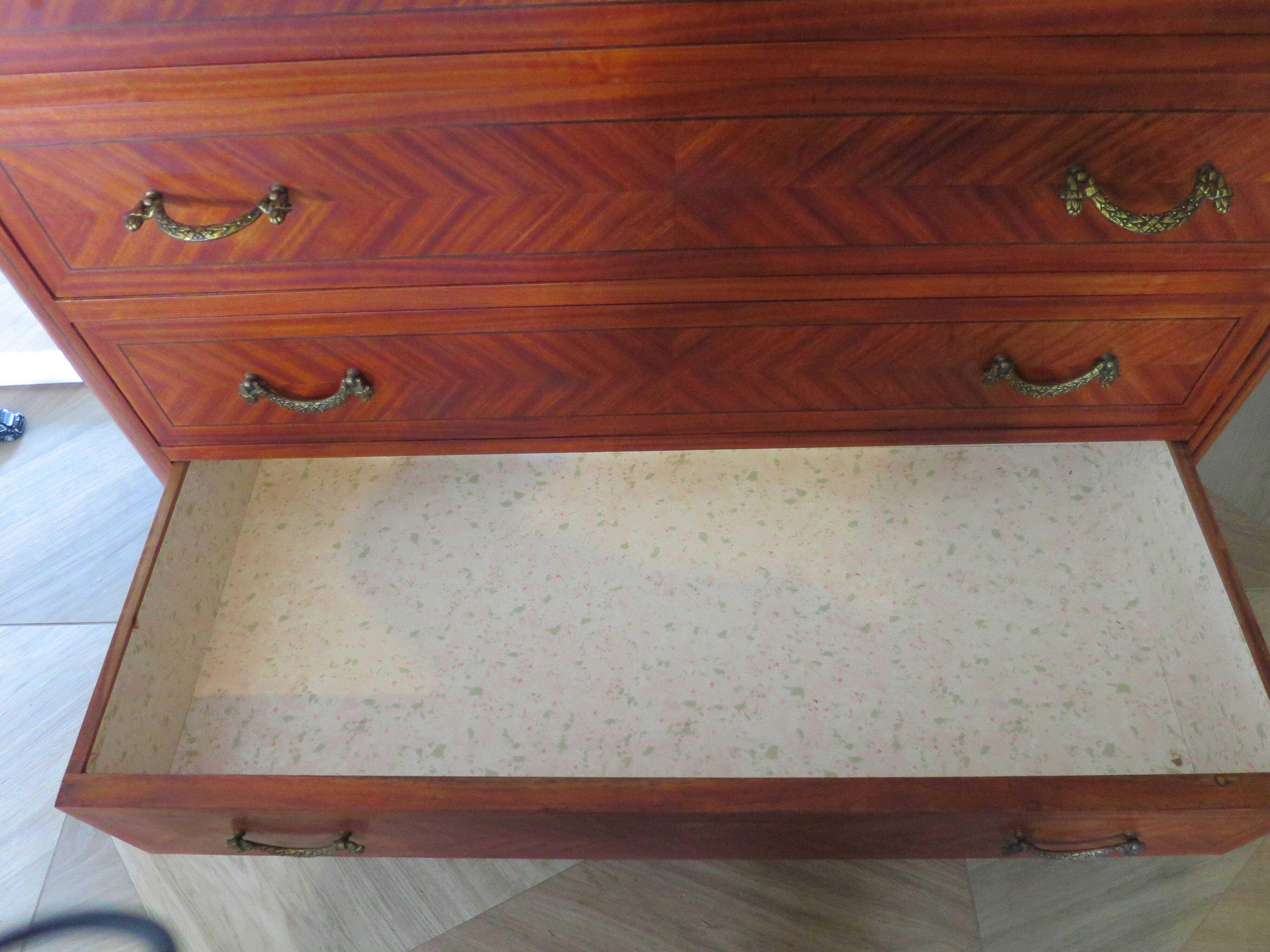 Louis XVI chest of drawers - Bronze - Butterfly wood veneer marquetry - 1930