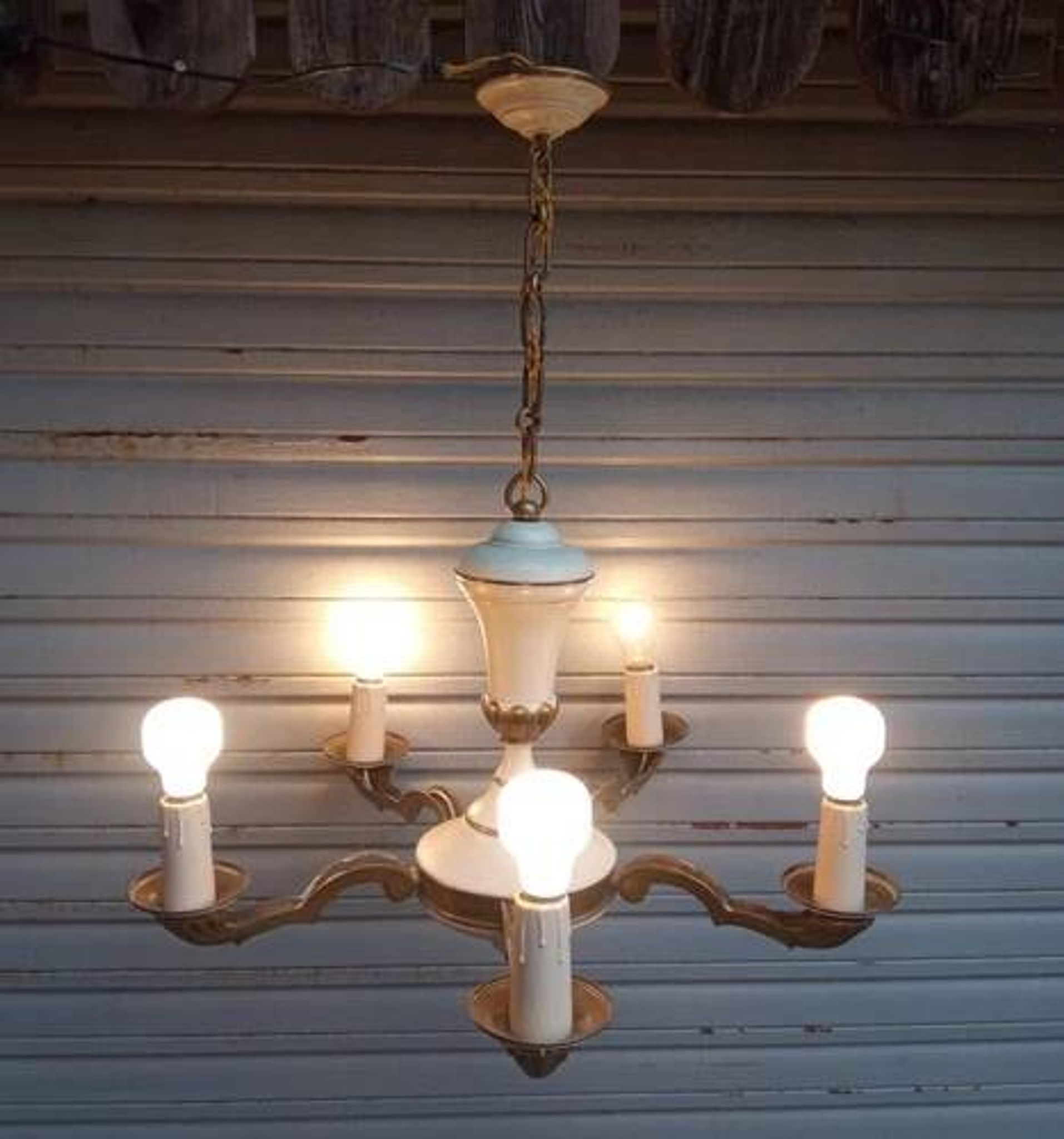 Rare chandelier with 5 lights in bronze and lacquered brass - Circa 1940 - in working condition.
