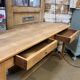 Console table de drapier en chêne brut