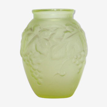 Vase art nouveau green vegetable motif