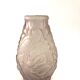 Vase art déco en verre pressé rose à décor d'oiseau