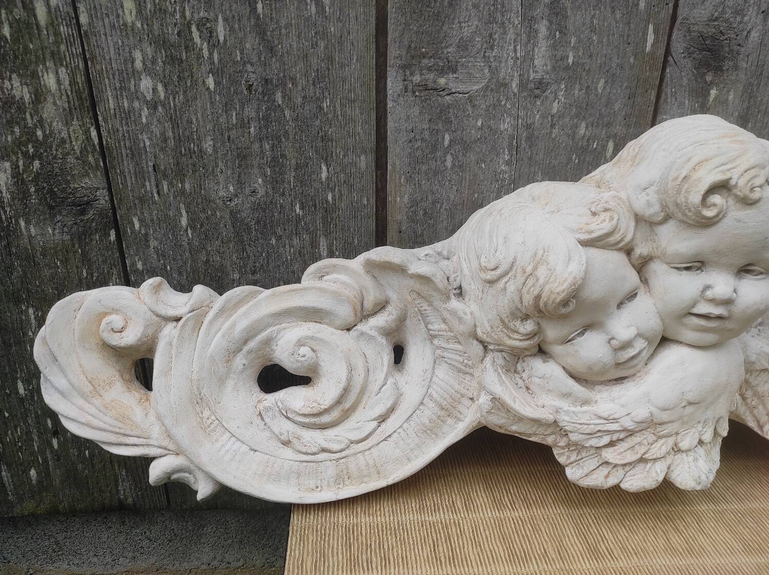 Stucco decoration depicting angels