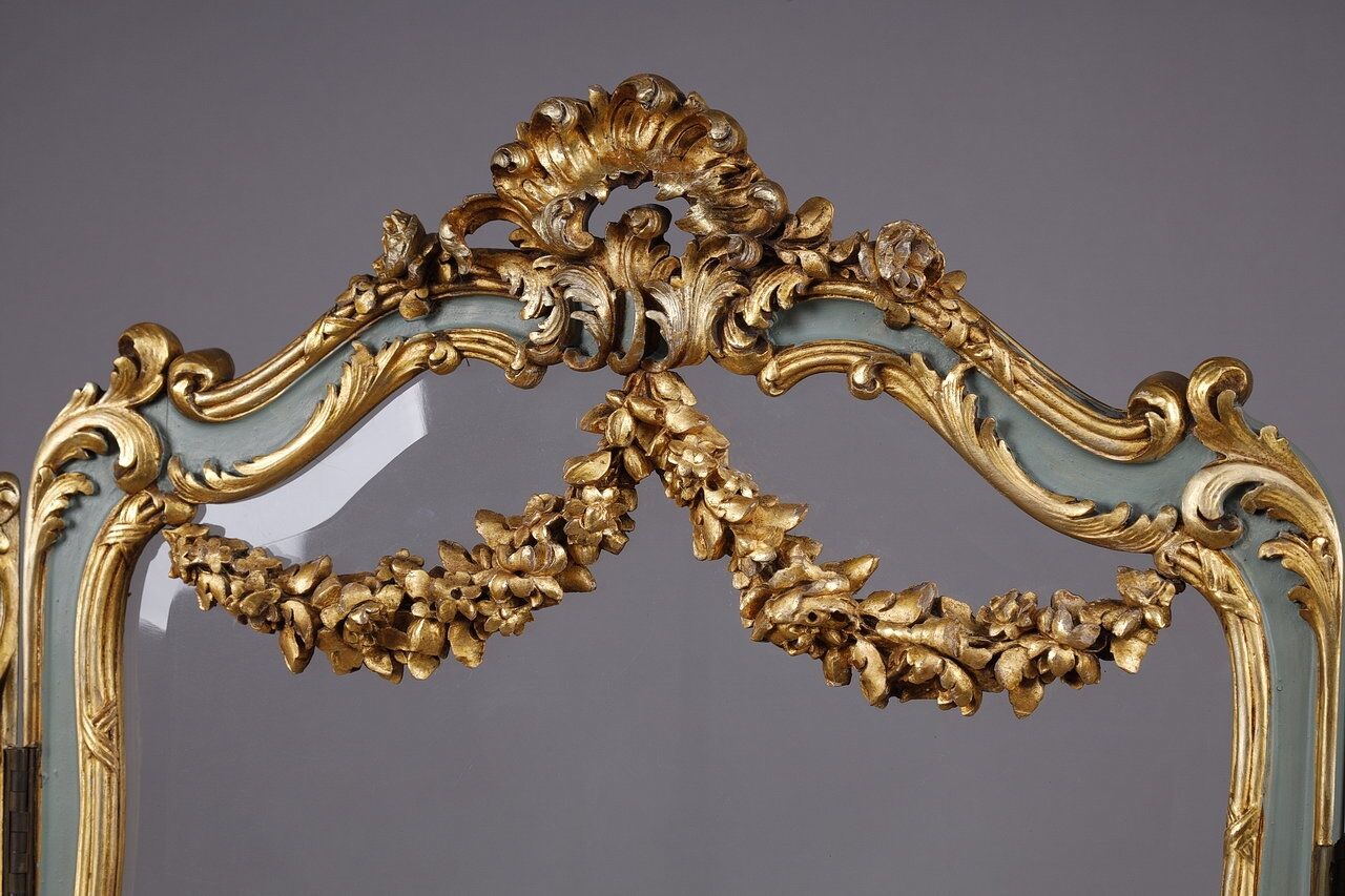Louis XV style screen with three sheets in molded wood and embroidered fabrics