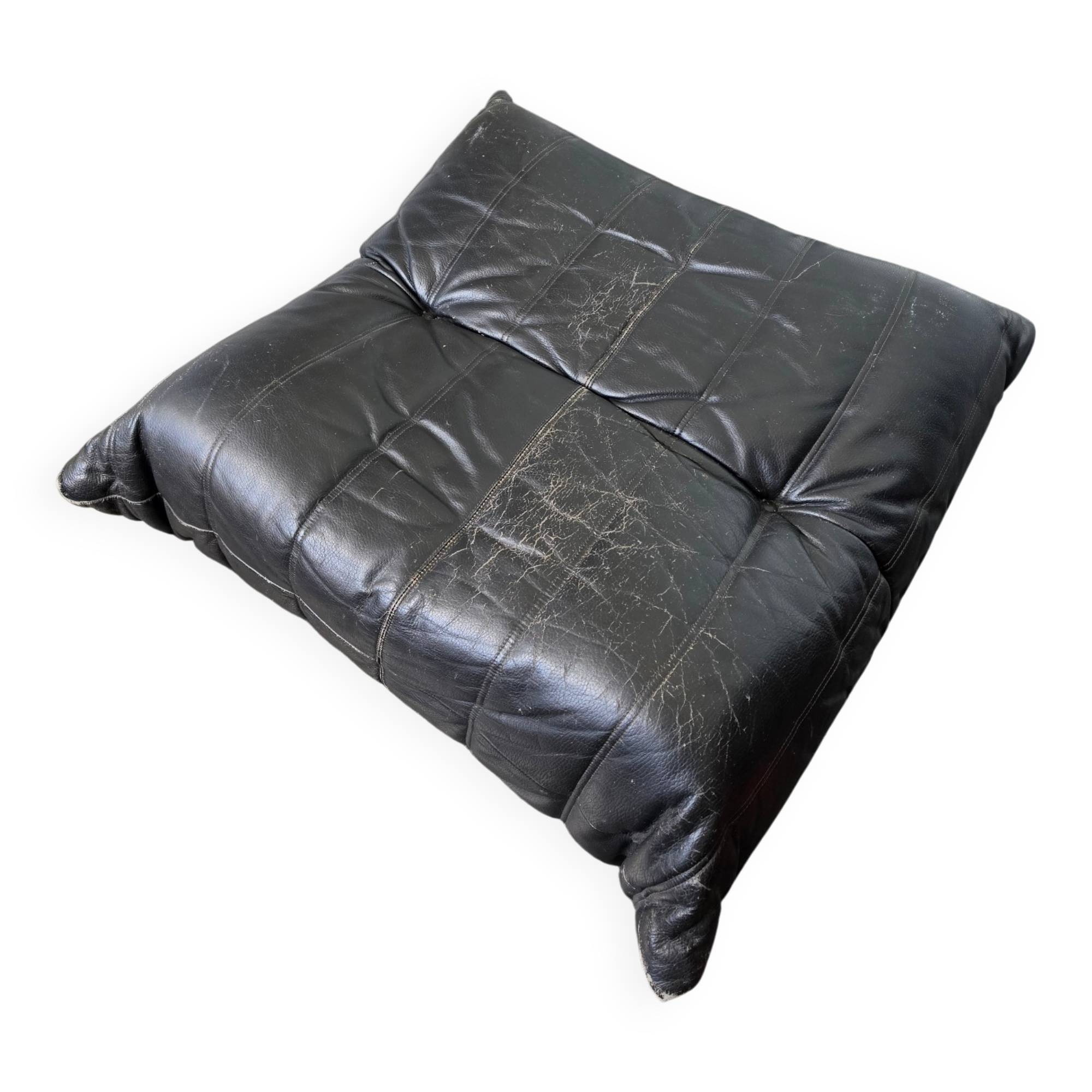 Togo Ligne Roset - Black leather pouf