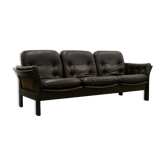 3-seater leather and suede canapé Thams Kvalitet with a curved wooden structure.