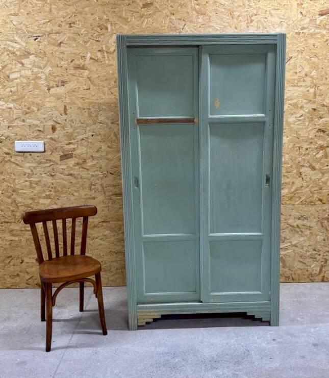 Parisian wardrobe with 2 sliding doors