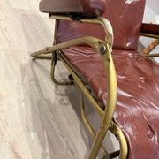 Reclining armchair in brown leather with tubular frame – Italy – 1960s/1970s