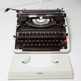 Royal Typewriter 203 1970 Japan